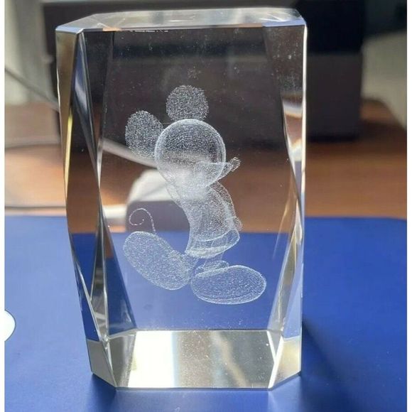 Disneyland Collection Disney Mickey Mouse 3D Laser Etched Hologram Crystal Cube - Picture 6 of 12